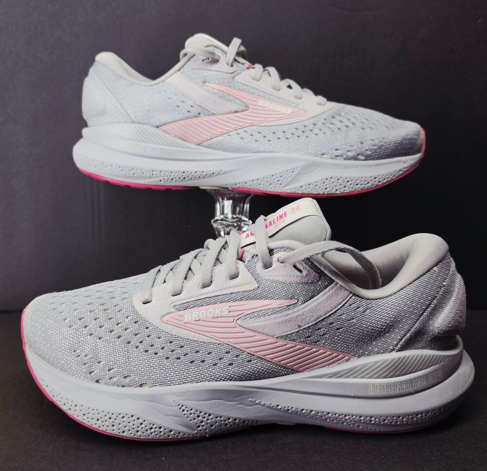 Wide Brooks Women 8.5 Comfy footwear